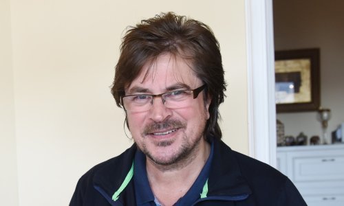 Drugo zanimanje: Nekad je bio pjevač Bijelog dugmeta, a evo čime se danas bavi Alen Islamović