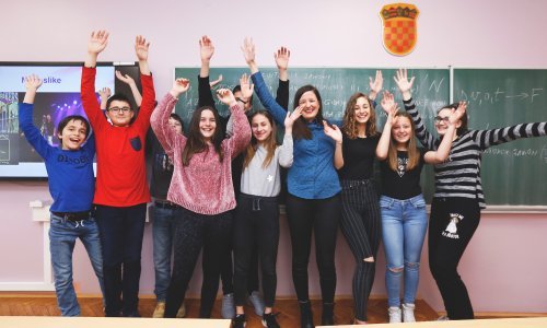 Mala škola rock'n'rolla: Fantastična priča o profesorici koja je odvela sedmaše na koncert Partibrejkersa