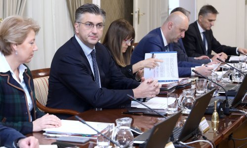 Plenković o Karadžiću i Jeleni Veljači, o aktualnim aferama ministara Žalac i Marića potpuni muk