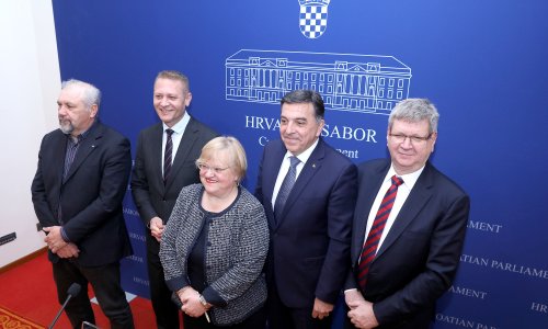 Amsterdamska koalicija: HDZ i partneri žele kupiti europske izbore