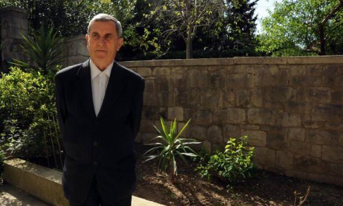 I svećenici pune džepove devizama