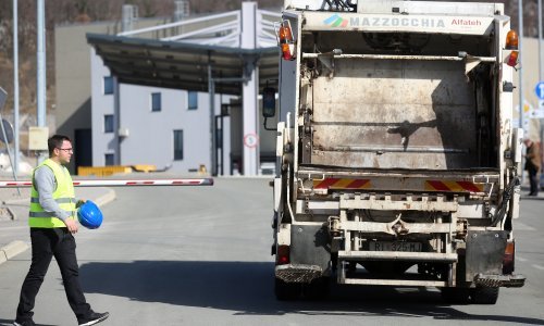 Prosvjedni hod do Marišćine: Centar nastavlja ispuštati smrad i štetne tvari u okoliš.