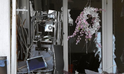 [VIDEO] U Velikoj Gorici raznijeli bankomat Erste banke, očevid u tijeku