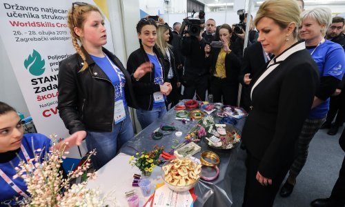 Grabar-Kitarović: Fale nam strukovna zanimanja, treba tesara, zidara, kuhara...