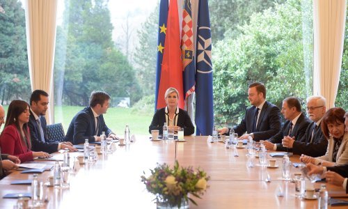 Nakon sastanka s Uljanikovcima, predsjednica s gospodarskim vijećem razgovarala o smanjenju emisija CO2