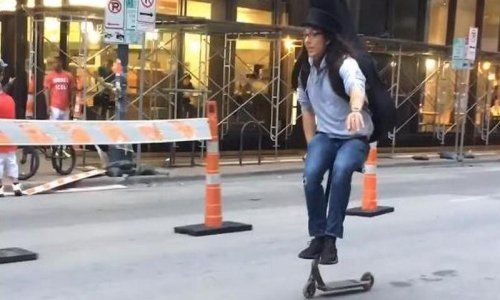 Kalifornijski umjetnik prešao više od 1.500 kilometara na volanu romobila