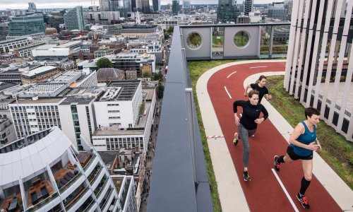 Na krovovima zgrada tehnoloških divova niču parkovi i atletske staze, a radnici sastanče među stablima. Vjerujte, znaju što rade!