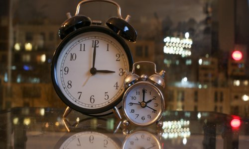 U nedjelju prelazimo na ljetno računanje vremena. Zašto se pomiču kazaljke i tko je prvi došao na tu ideju