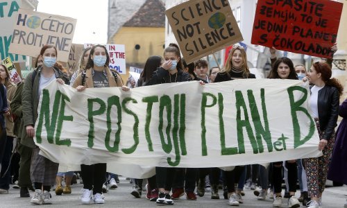 Hrvatski učenici Saboru i Vladi uputili osam 'Klimatskih zahtjeva'