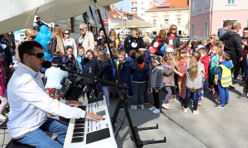 Frendofon i Denis Barta u Karlovcu u akciji podizanja svjesnosti o autizmu