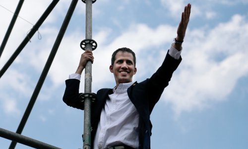 Juan Guaido ostao bez imuniteta, izaziva vlasti da ga uhite