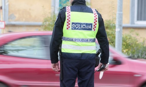 Policija za vikend zabilježila gotovo 5 tisuća prekršaja u prometu
