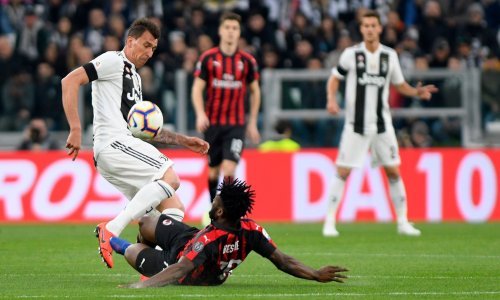 Mandžukićeva situacija je komplicirana; hrvatski napadač odlučio se boriti, to je Super Mario kakvog znamo