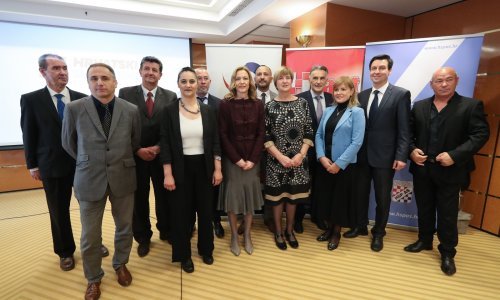 Suverenisti idu po dva mandata: 'Srbija ne smije ući u EU dok se ne riješe pitanja otvorena pitanja s Hrvatskom'