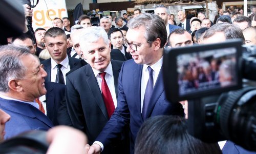 Nadrealni susret u Mostaru: Mamiću se napokon ispunila želja da upozna Aleksandra Vučića