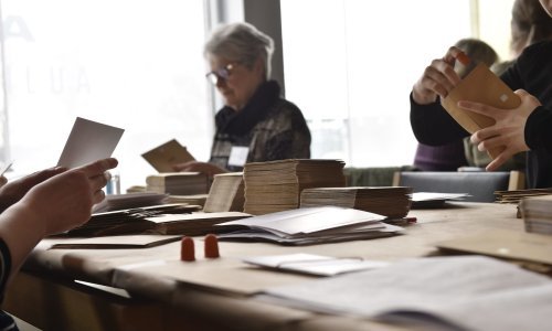 Finci biraju novi parlament: Socijaldemokrati bi mogli pobijediti ultradesnicu