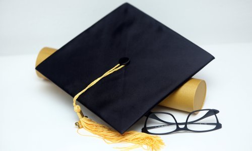 Profesor 17 godina radio s lažnom diplomom, a dobio je i nagradu 'Ponos Hrvatske'