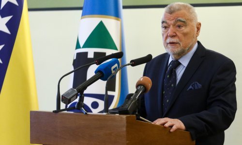 Mesić se predomislio: Ipak je postao počasni građanin Sarajeva