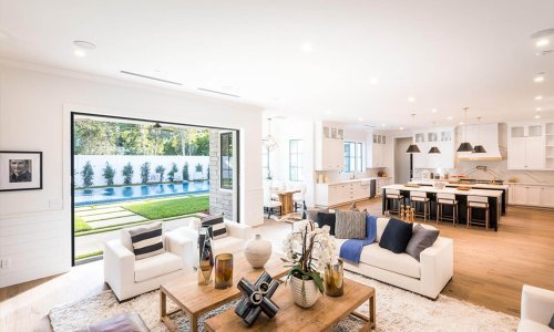 Zavirite u ukusno i moderno uređen dom zvijezde hit serije