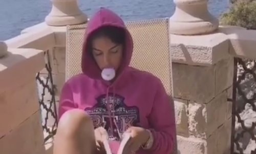 [VIDEO] Ronaldova Georgina objavila video iz Dubrovnika: Čini se da nije baš zainteresirana za povijesne ljepote, više je zanima izbjeljivanje zubi