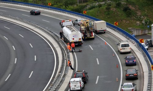 [FOTO/VIDEO] Na autocesti Rijeka-Zagreb izbjegnuta tragedija; pogledajte kako je cisterna 'zaplesala' i zaustavila se nasred vijadukta