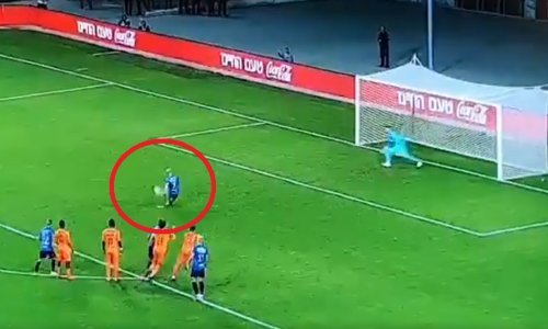 Pao najluđi gol iz penala ikad viđen: Svi žale zato što se VAR morao umiješati...