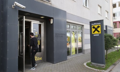 Uhićeno troje djelatnika Raiffeisen banke u Metkoviću