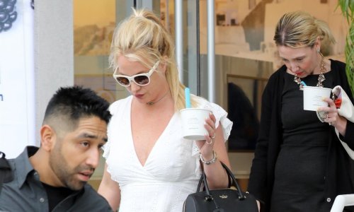 Nakon mjesec dana Britney Spears napustila psihijatrijsku ustanovu