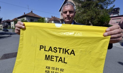 Kamo će Zagrepčani koji žive u zgradama s vrećama za plastiku i metal?