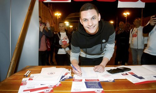 U ponoć na Trgu počelo prikupljanje potpisa za referendum '67 je previše', evo gdje sve možete potpisati