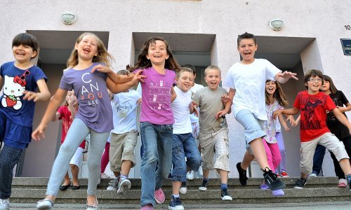 Uvode se jesenski praznici oko blagdana Svih svetih, zimski se mogu podijeliti na prosinac i veljaču