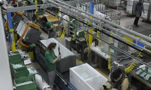 Broj zaposlenih u industriji pao na godišnjoj razini