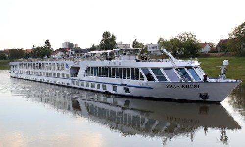 [FOTO] Pogledajte kako je u Sisak uplovio impresivan, 110 metara dug, riječni kruzer