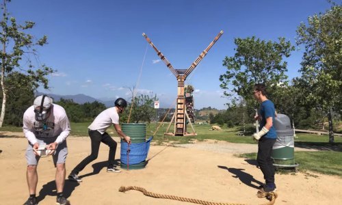 Veseljaci sagradili najveću praćku na svijetu
