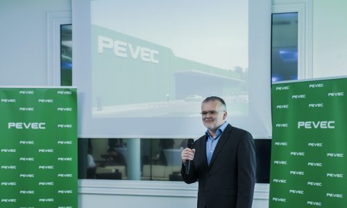 Pevec ostvario rekordnu dobit, šef uprave najavio: Mijenjamo ime!