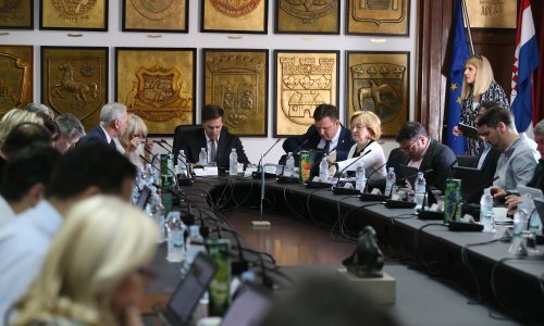 Novinari napustili sjednicu Vijeća Grada Splita kada su političari počeli o ustašama i partizanima