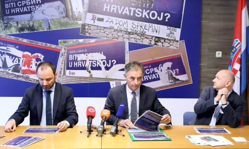 Pupovac ljut zbog uništavanja ćiriličnih plakata: Ako treba, ubacit ćemo i traktore, ali njima idemo u Bruxelles