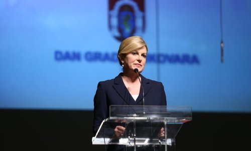 Grabar- Kitarović: Vukovar nije samo simbol otpora nego i razvoja Hrvatske, moramo stalno misliti na njega