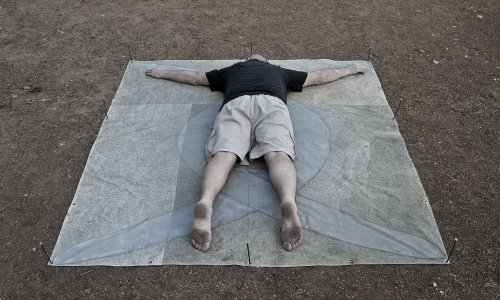 'Grafički listovi, gramofoni i tonzure' Željka Kipkea