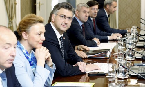 Vlada planirala 121 zakon, usvojila 68, a tvrdi da je ispunila 100 posto plana