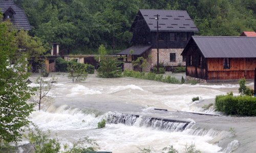 Nabujala Korana odsjekla selo u nacionalnom parku Plitvička jezera