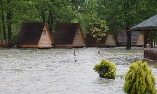 Pod vodom su već mnoge vikendice: Ponovno buja Una kod Kostajnice, Sava u Jasenovcu na 805 cm