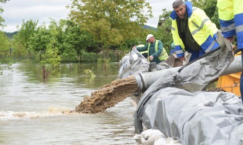 Spasile su Karlovac i Hrvatsku Kostajnicu od podivljale bujice. Otkud uopće box-barijere i zašto i financijski drže vodu?