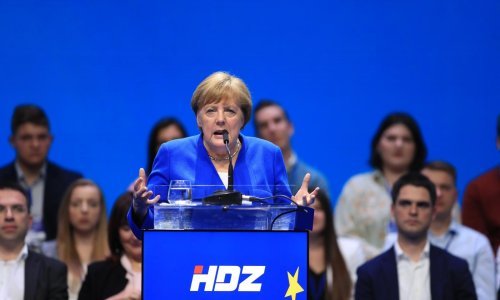 Ured Angele Merkel reagirao na optužbe o Thompsonovim pjesmama u Ciboni
