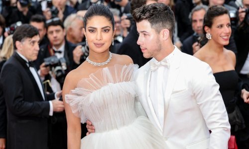 Zaljubljeni preko ušiju: Najljepša žena svijeta i slavni pjevač plijenili poglede na crvenom tepihu