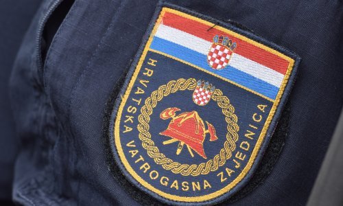 Jedan od supetarskih napadača na sezonce i vatrogasca i sam je vatrogasac
