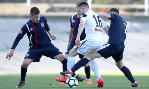 Utakmica za 'čast i slavu' završila minimalnom pobjedom 'farmaceuta'; Delić iz penala presudio Rudešu