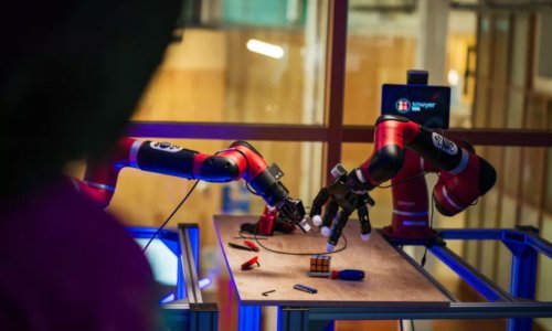 U Facebooku eksperimentiraju s robotima, evo i zašto