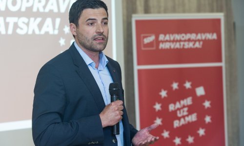 Bernardić: Vlada je okrenuta krupnom kapitalu, a zanemaruje najveći broj radnika