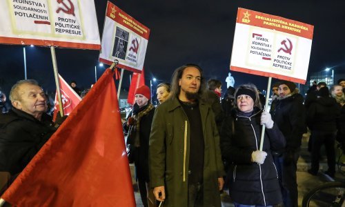 Vandalu koji je iscrtao srp i čekić na Tuđmanov spomenik prijeti deset mjeseci zatvora